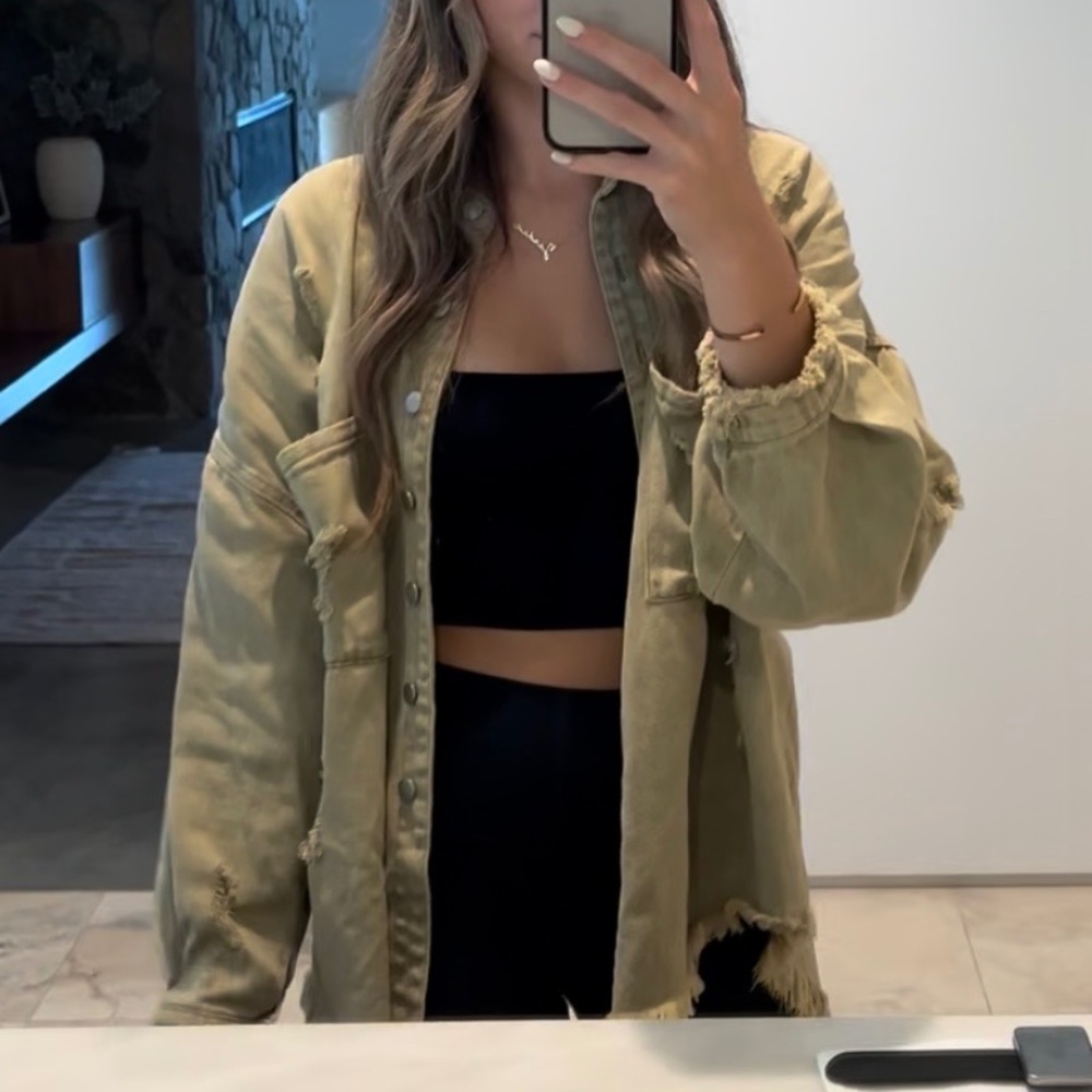 Vici distressed shacket